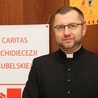 Dyrektor Caritas ks. Wiesław Kosicki prosi o wsparcie. 