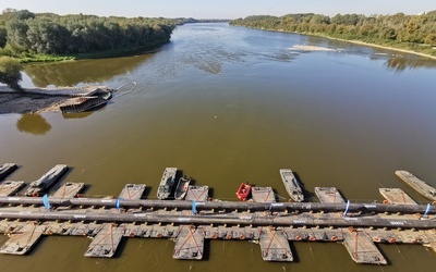 Most pontonowy już działa. Do grudnia nowa rura pod Wisłą