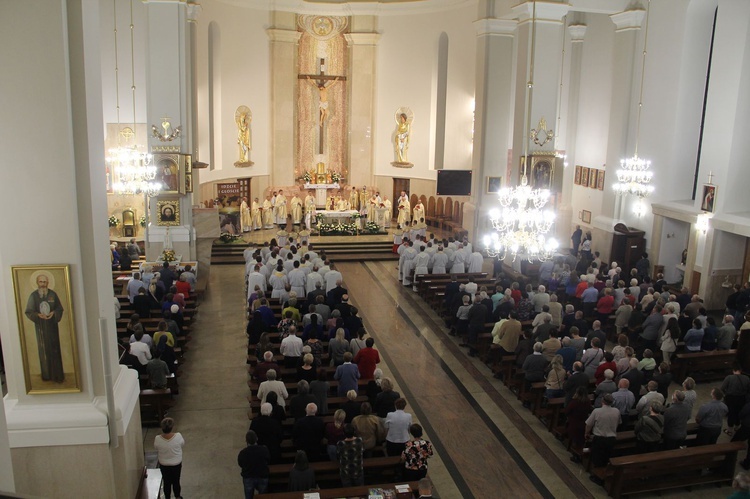 Dąbrowa Tarnowska. Posłanie misyjne ks. Pawła Dąbrowy