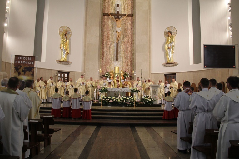 Dąbrowa Tarnowska. Posłanie misyjne ks. Pawła Dąbrowy