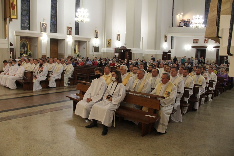 Dąbrowa Tarnowska. Posłanie misyjne ks. Pawła Dąbrowy