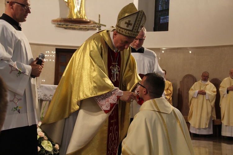 Dąbrowa Tarnowska. Posłanie misyjne ks. Pawła Dąbrowy