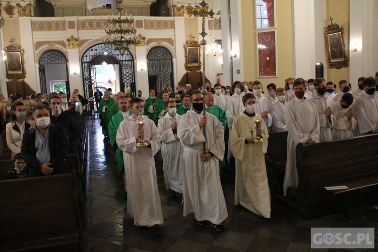 41 ministrantów w Rokitnie otrzymało błogosławieństwo do posługi lektora