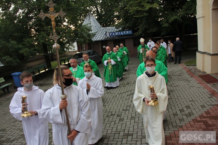 41 ministrantów w Rokitnie otrzymało błogosławieństwo do posługi lektora