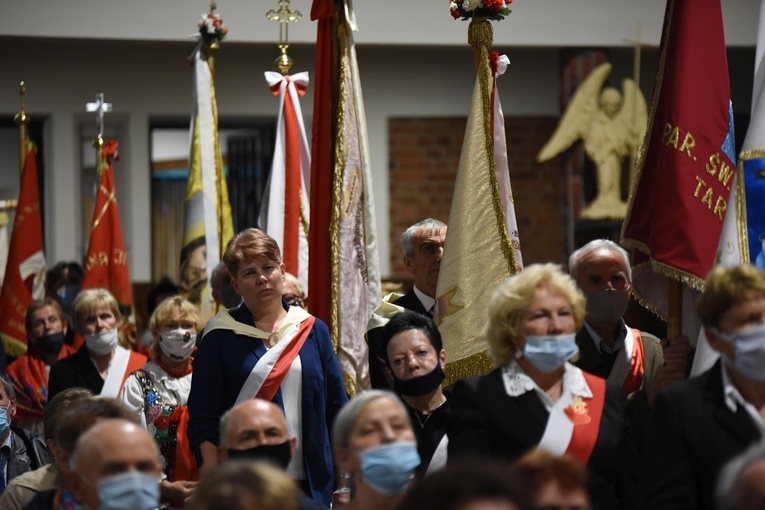 Pielgrzymka Straży Honorowej NSPJ do Biadolin