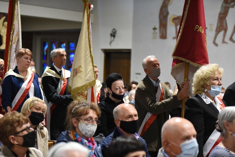 Pielgrzymka Straży Honorowej NSPJ do Biadolin