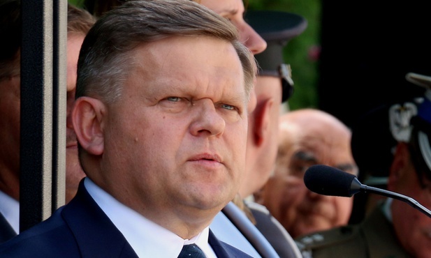 Wojciech Skurkiewicz podczas uroczystości patriotycznej w Radomiu.