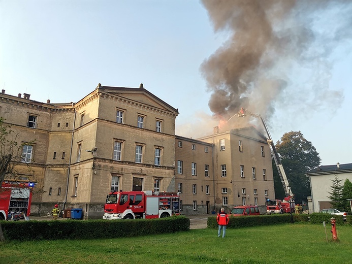 Szkoła katolicka i klasztor oblatów w Lublińcu potrzebują pomocy