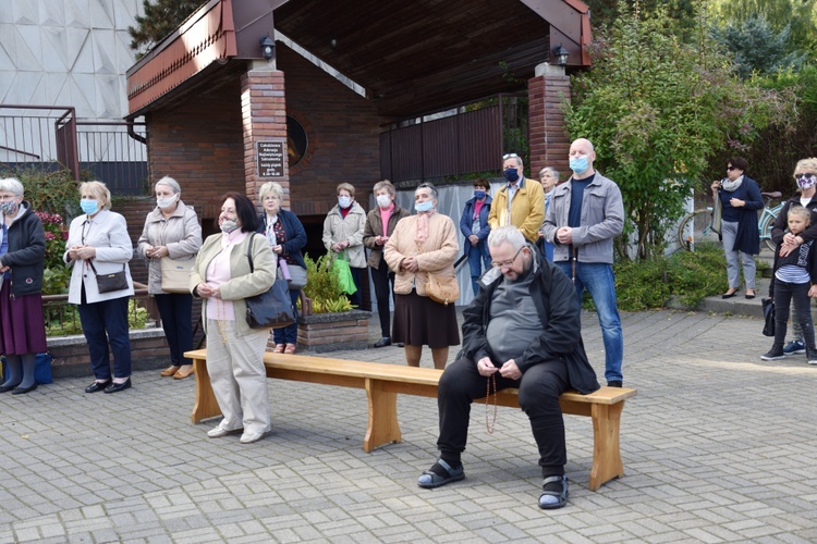 Koronka przy ulicy Gomółki i Hubala 2020