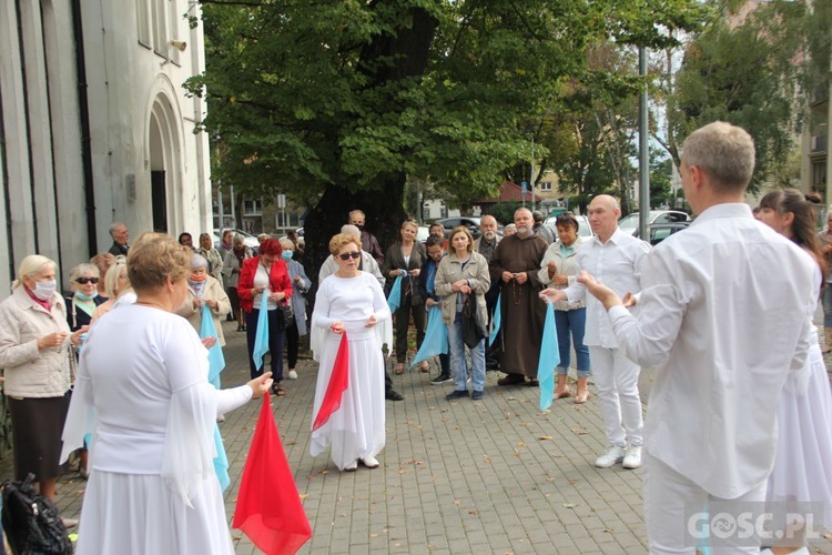 Gorzów Wlkp. Koronka na ulicach miast świata