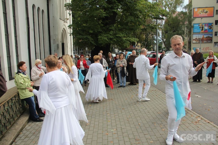 Gorzów Wlkp. Koronka na ulicach miast świata