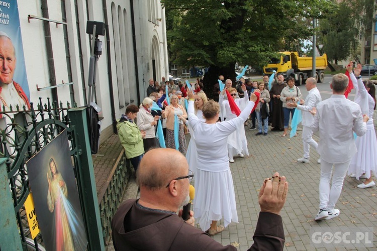 Gorzów Wlkp. Koronka na ulicach miast świata