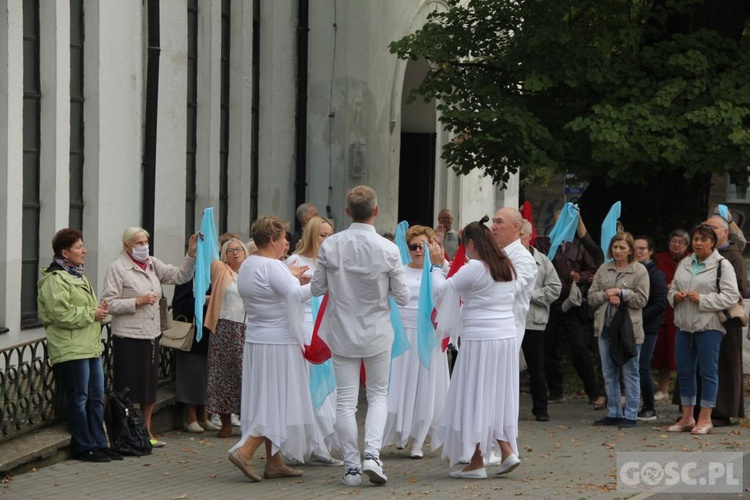 Gorzów Wlkp. Koronka na ulicach miast świata