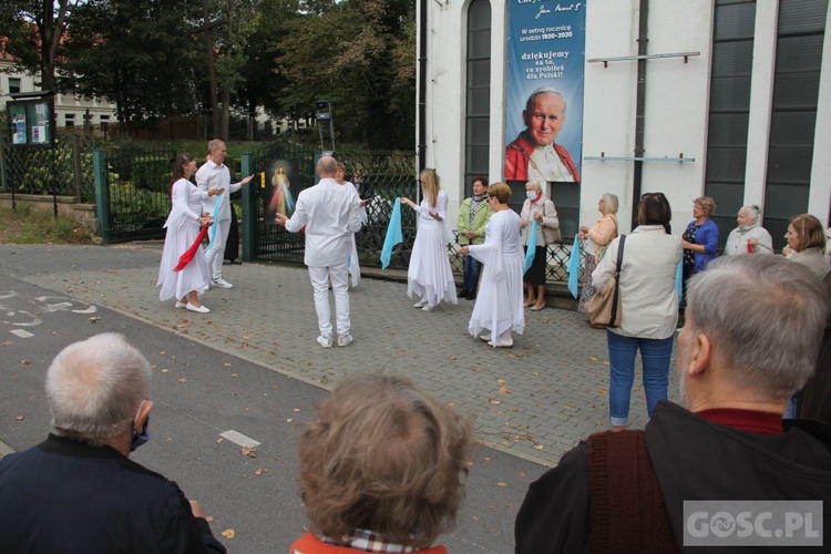 Gorzów Wlkp. Koronka na ulicach miast świata