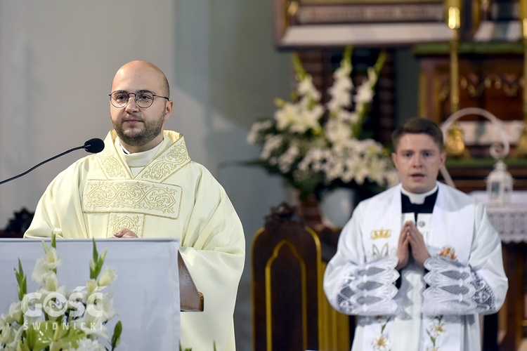 Msza św. prymicyjna o. Miłosza Mażewskiego w wałbrzyskiej kolegiacie