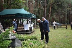 Kochany. Hołd zamordownym oddali reprezentani różnych środowisk.