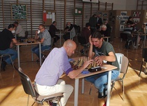 W turnieju wzięło udział około 50 graczy.