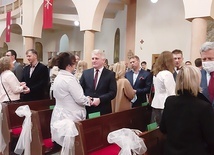 ▲	Podczas liturgii odpustowej 30 par małżonków odnowiło swoje przyrzeczenia małżeńskie.