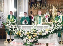 ▲	Mszy św. przewodniczył radomski biskup pomocniczy.