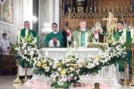 ▲	Mszy św. przewodniczył radomski biskup pomocniczy.