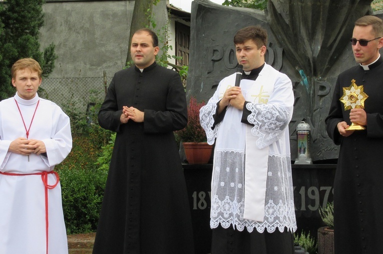 Oleśnica. Koronka do Bożego Miłosierdzia na ulicach miast świata