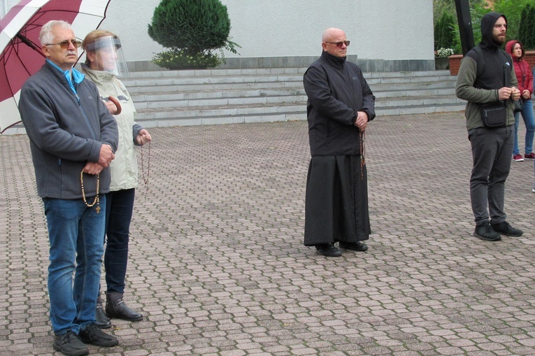 Oleśnica. Koronka do Bożego Miłosierdzia na ulicach miast świata