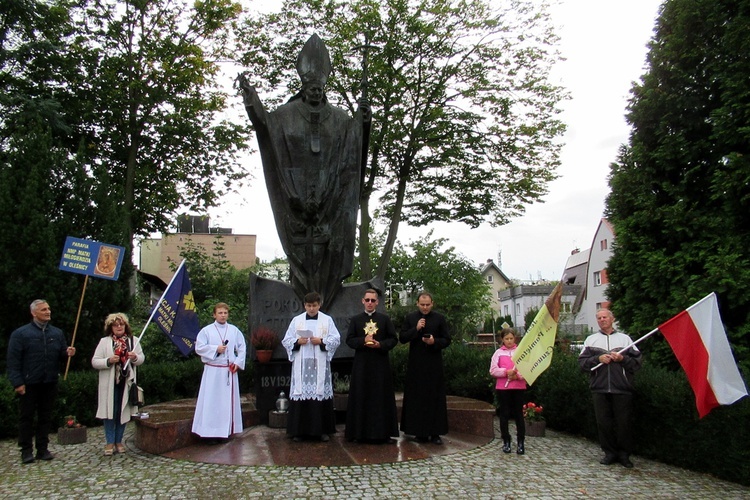 Oleśnica. Koronka do Bożego Miłosierdzia na ulicach miast świata