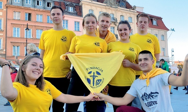 Stypendyści Fundacji „Dzieło Nowego Tysiąclecia” nie tylko otrzymują pomoc materialną, ale także zyskują wspierającą wspólnotę i przyjaciół.