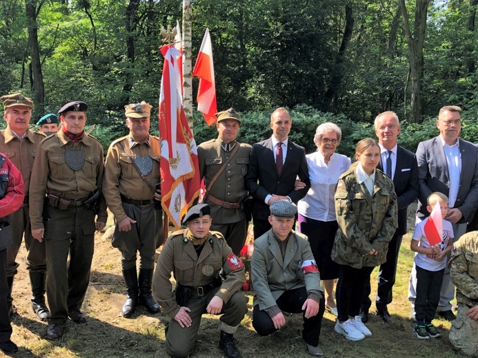 Uroczystość 74. rocznicy zbrodni na partyzantach "Bartka" - na Scharfenbergu