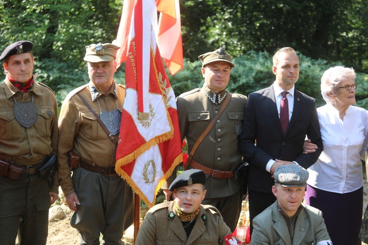 Uroczystość 74. rocznicy zbrodni na partyzantach "Bartka" - na Scharfenbergu