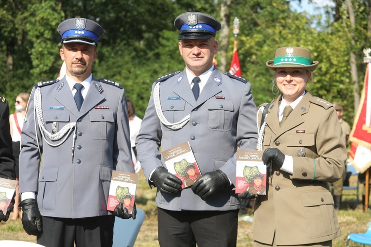 Uroczystość 74. rocznicy wymordowania partyzantów "Bartka" w Starym Grodkowie - 2020