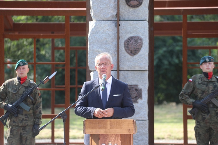 Uroczystość 74. rocznicy wymordowania partyzantów "Bartka" w Starym Grodkowie - 2020