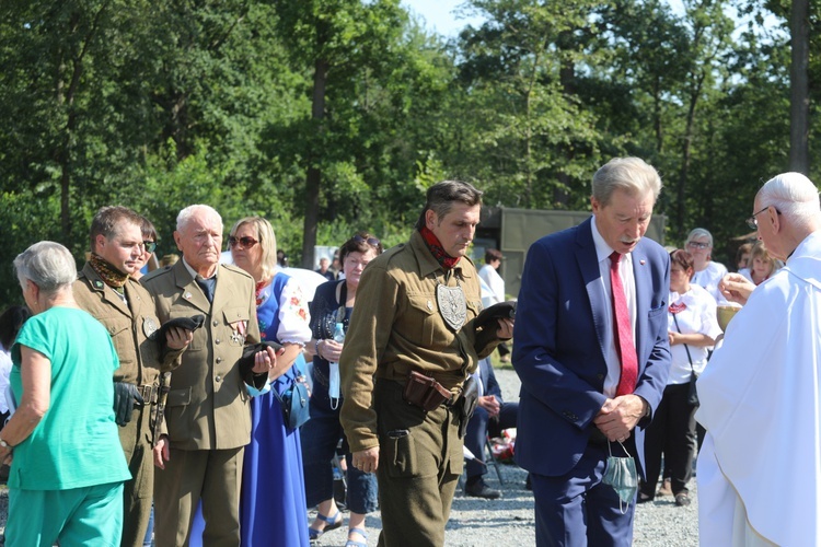 Uroczystość 74. rocznicy wymordowania partyzantów "Bartka" w Starym Grodkowie - 2020