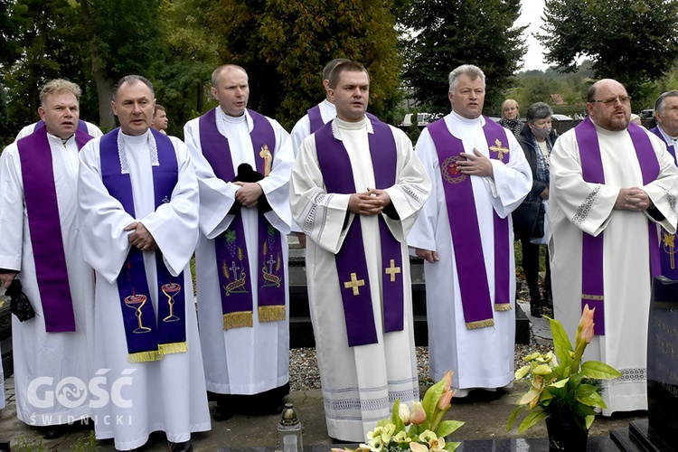 Nowa Ruda Słupiec. Pogrzeb ks. Dariusza Kowalczuka