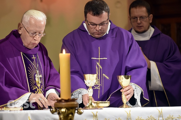 Nowa Ruda Słupiec. Pogrzeb ks. Dariusza Kowalczuka