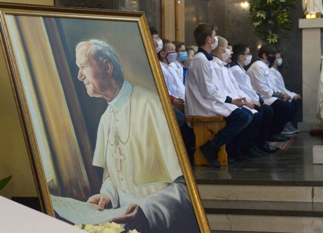 Św. Jan Paweł II patronem Szkoły Podstawowej w Wolanowie