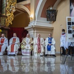 ​Uroczystość nadania SP w Starych Bogaczowicach im. św. Jana Pawła II. 