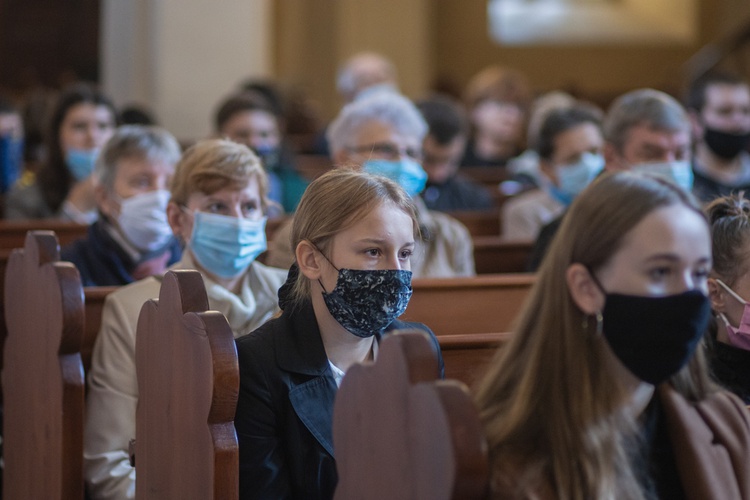 ​Uroczystość nadania SP w Starych Bogaczowicach im. św. Jana Pawła II. 