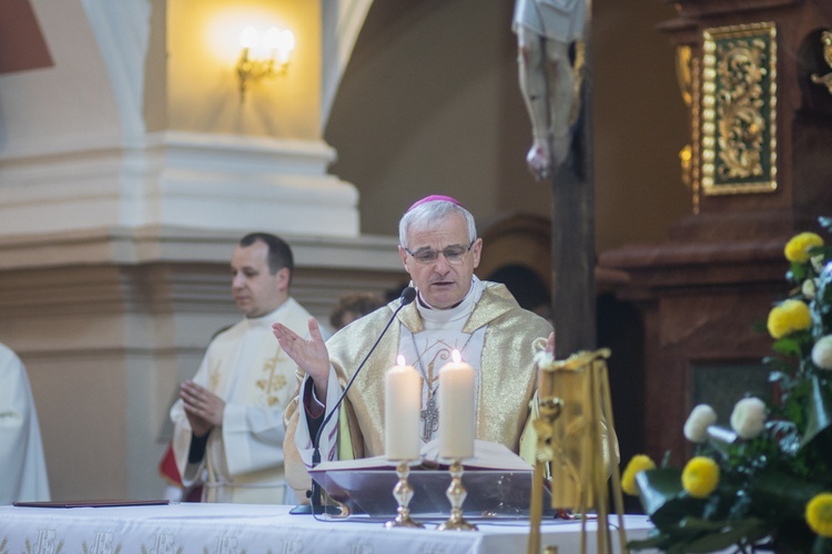 ​Uroczystość nadania SP w Starych Bogaczowicach im. św. Jana Pawła II. 