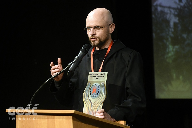 Ojciec Cyprian Tomaszczuk w czasie konferencji na kongresie.