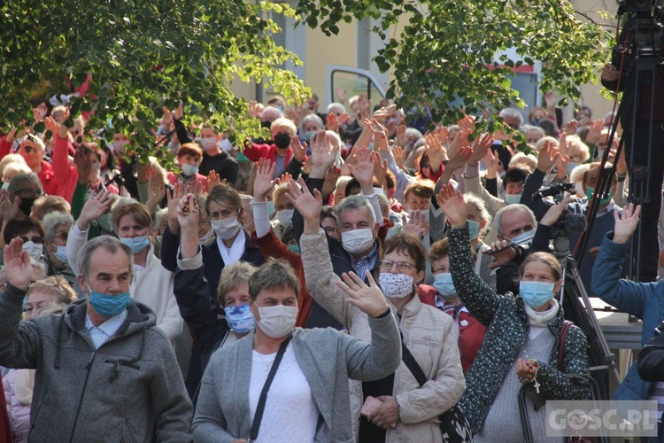 Odpust różańcowy i wręczenie diecezjalnych odznaczeń w Rokitnie