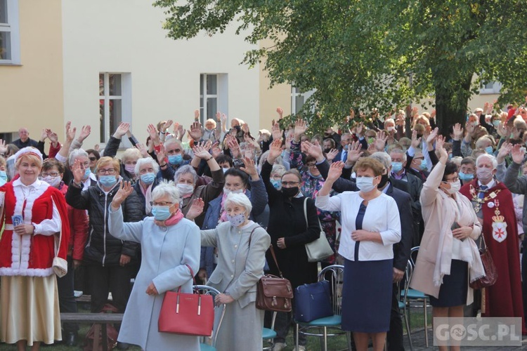 Odpust różańcowy i wręczenie diecezjalnych odznaczeń w Rokitnie