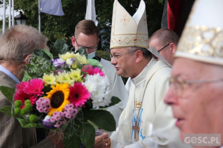 Odpust różańcowy i wręczenie diecezjalnych odznaczeń w Rokitnie