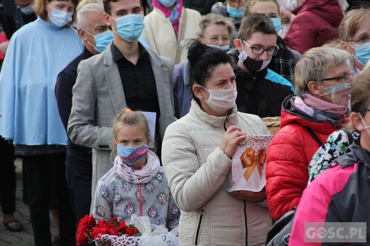 Odpust różańcowy i wręczenie diecezjalnych odznaczeń w Rokitnie