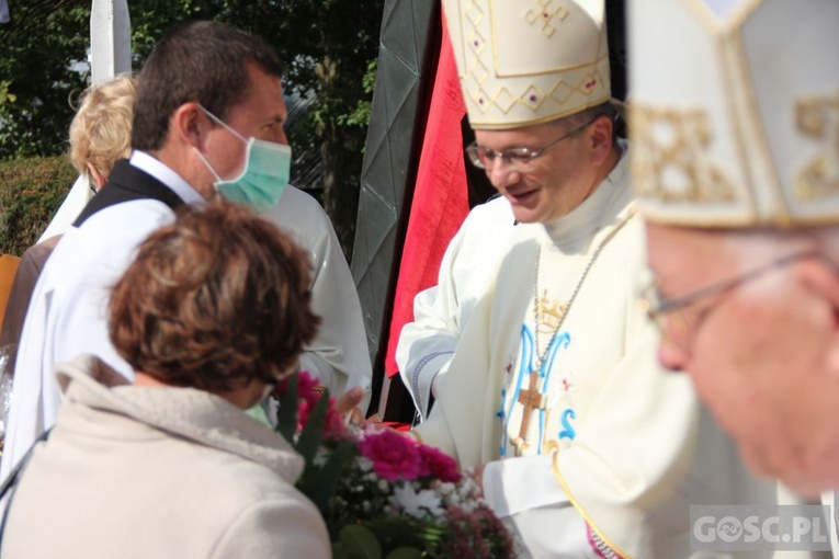 Odpust różańcowy i wręczenie diecezjalnych odznaczeń w Rokitnie
