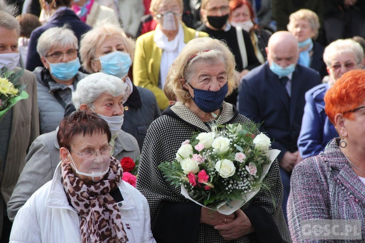 Odpust różańcowy i wręczenie diecezjalnych odznaczeń w Rokitnie