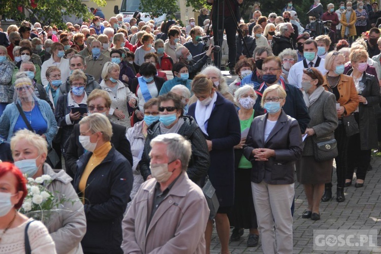 Odpust różańcowy i wręczenie diecezjalnych odznaczeń w Rokitnie