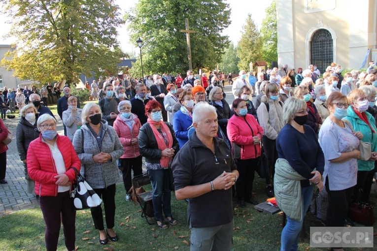 Odpust różańcowy i wręczenie diecezjalnych odznaczeń w Rokitnie