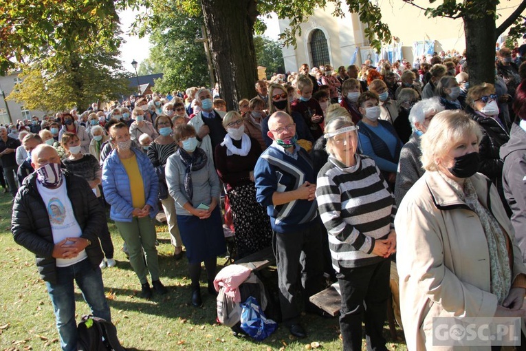 Odpust różańcowy i wręczenie diecezjalnych odznaczeń w Rokitnie