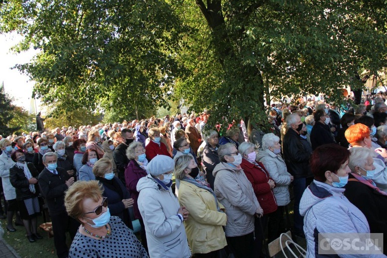 Odpust różańcowy i wręczenie diecezjalnych odznaczeń w Rokitnie